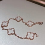 [Eternal Jewelry]CLOVER 5 MOTIF ROCK CRYSTAL PINK GOLD BRACELET - Image 11