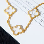 [Eternal Jewelry]CLOVER 5 MOTIF ROCK CRYSTAL PINK GOLD BRACELET - Image 5