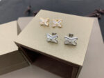 [Eternal Jewelry]JEUX DE WHITE MOP SILVER DIAMOND EARRINGS - Image 4