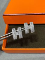 [Eternal Jewelry]H STUD EARRINGS WITH SILVER DIAMONDS - Image 4